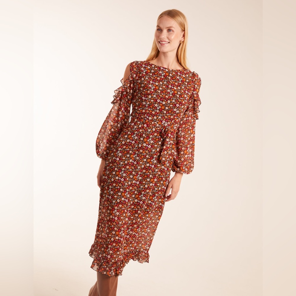 Chic Floral Midi Dress with Ruffle Sleeves